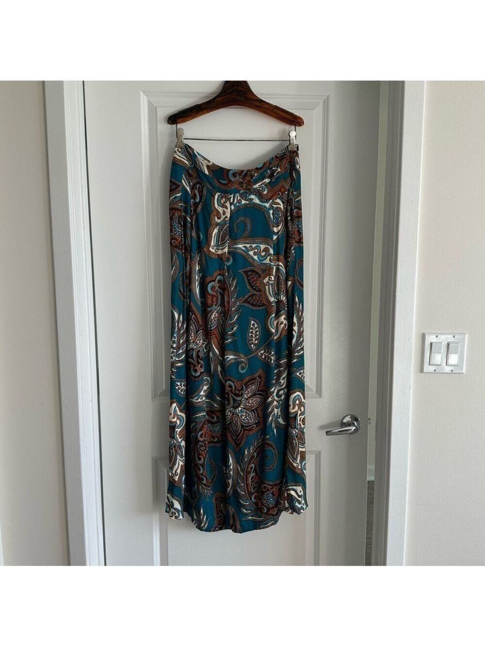 Farm Rio Leopard Paisley Pants - Picture 4 of 11